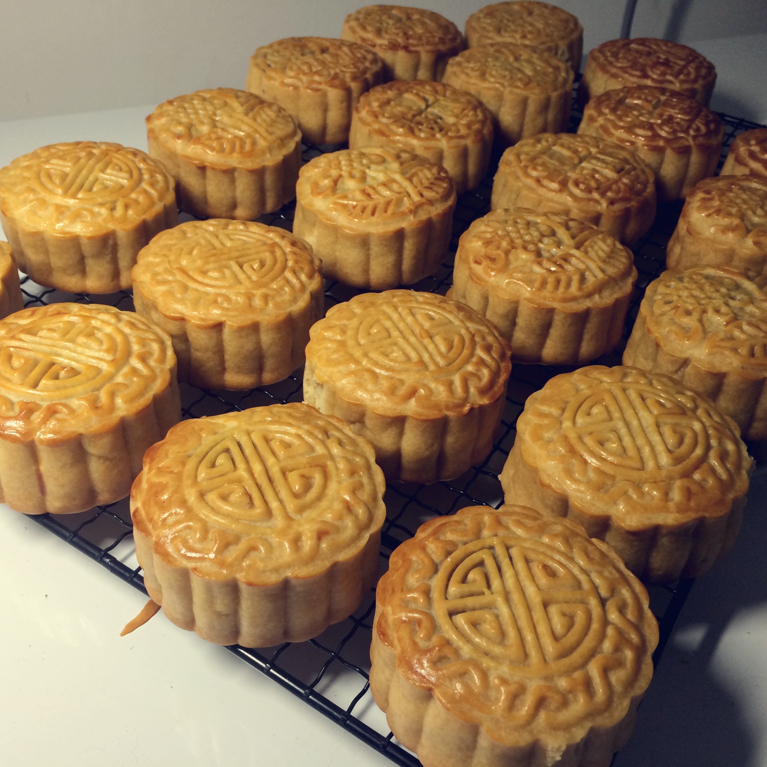 广式月饼－－蛋黄豆沙月饼