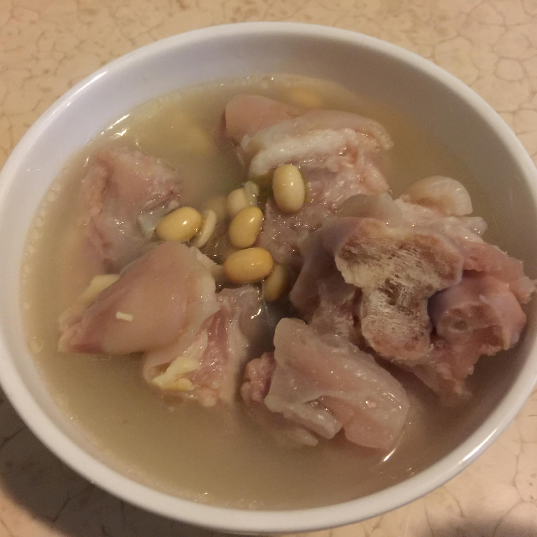 songtilj做的黄豆花生猪脚汤