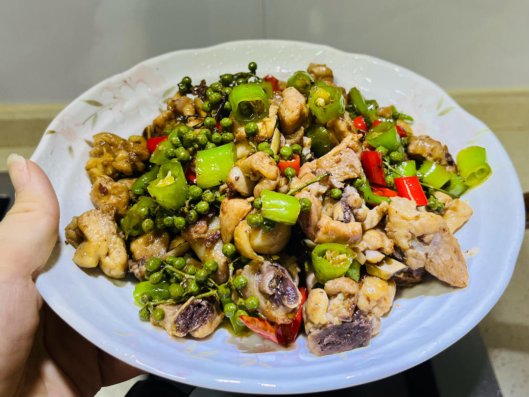 青花椒炒鸡腿
