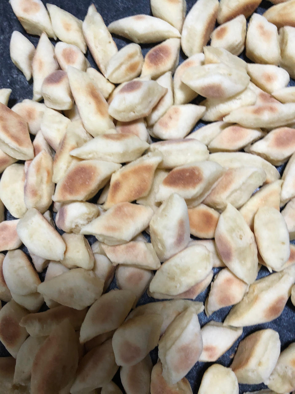 三个鸡蛋一碗面就能做出的小零食 哄娃神器 孩子一口一个喜欢的停不下来 附细节视频详解