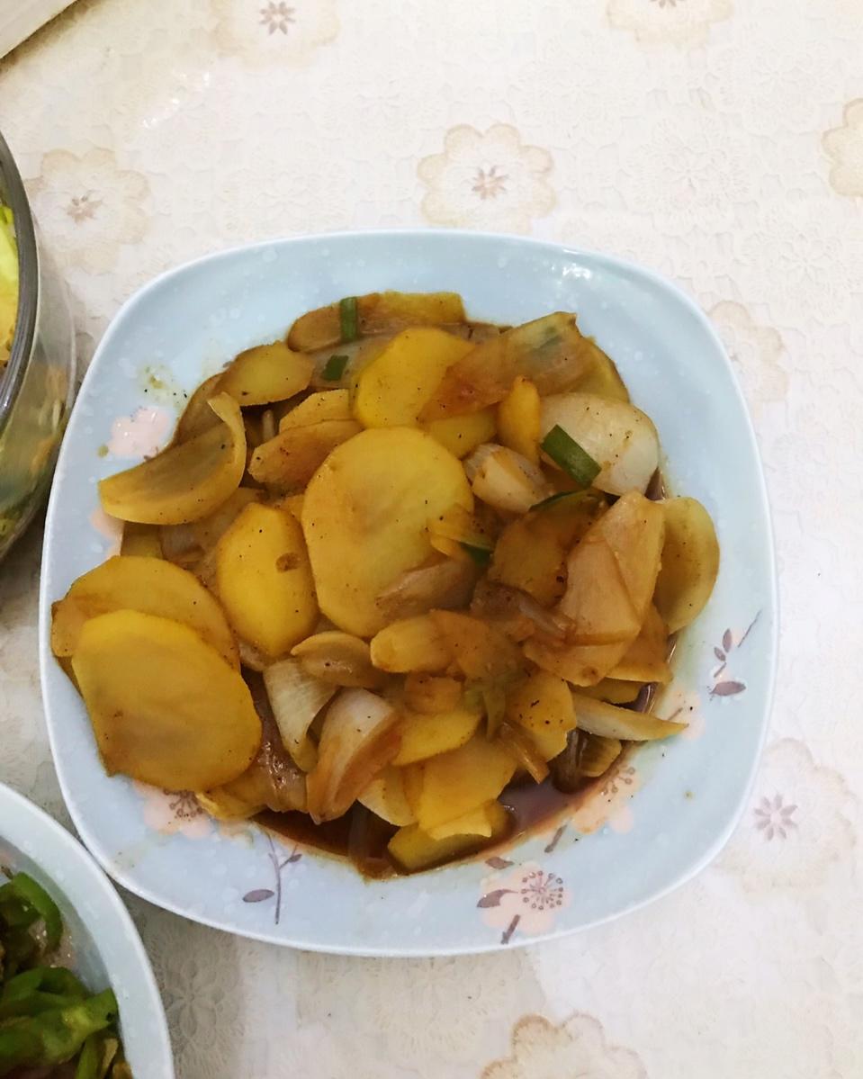 洋葱炒土豆