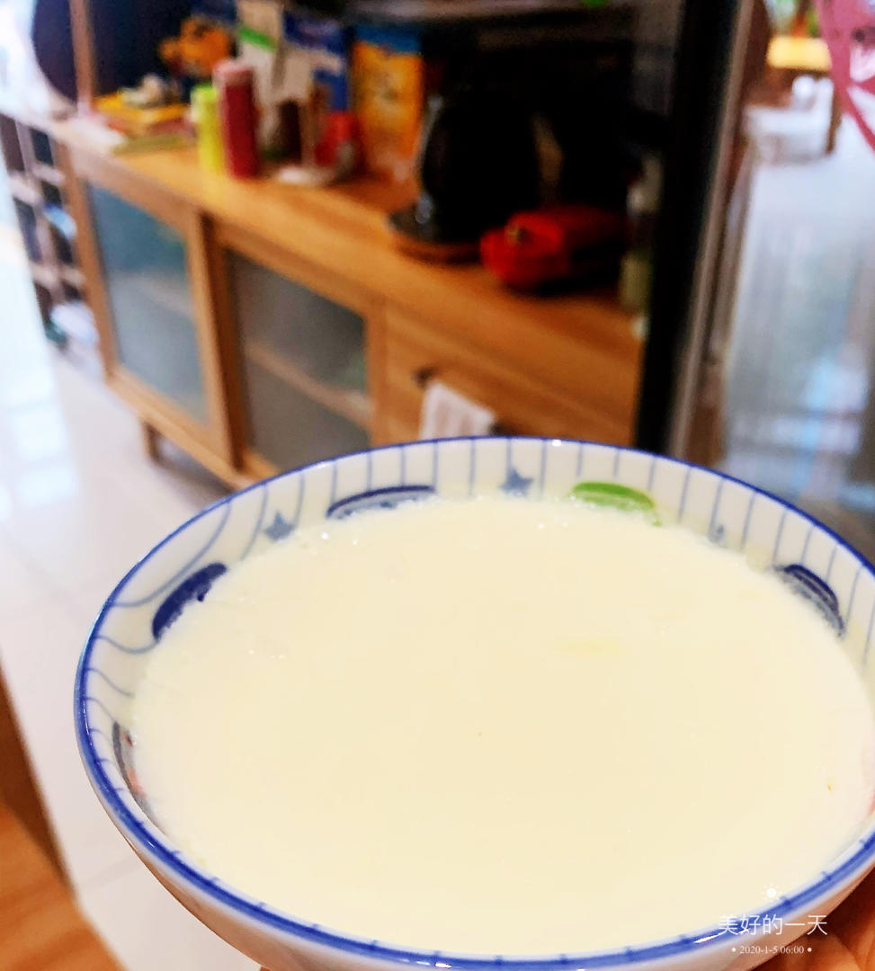 【双皮奶】还有厚奶皮的单皮奶、蜜红豆、蛋黄小饼干、它们都整整齐齐的