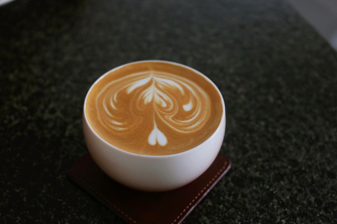 ☕自学拉花不急不嗔🐱