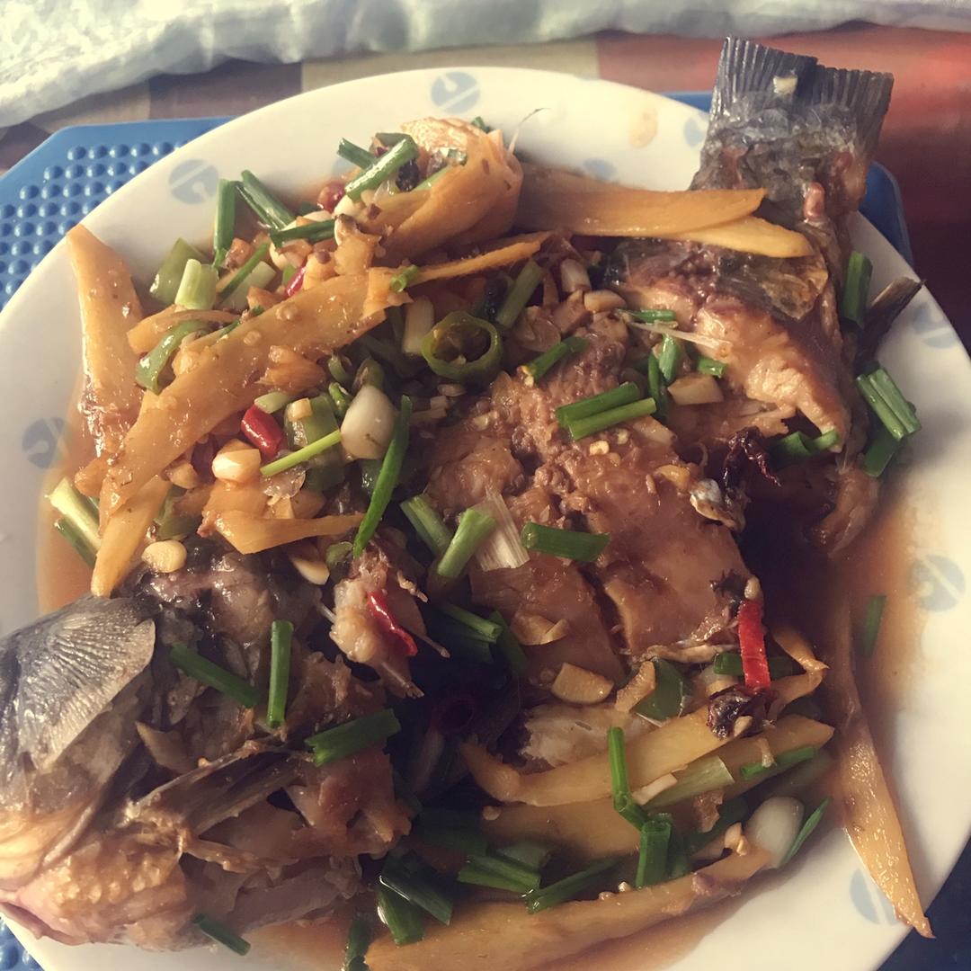 红烧鲫鱼