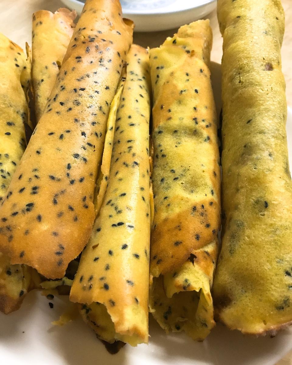 堂妈教你做脆脆的黑芝麻蛋卷
