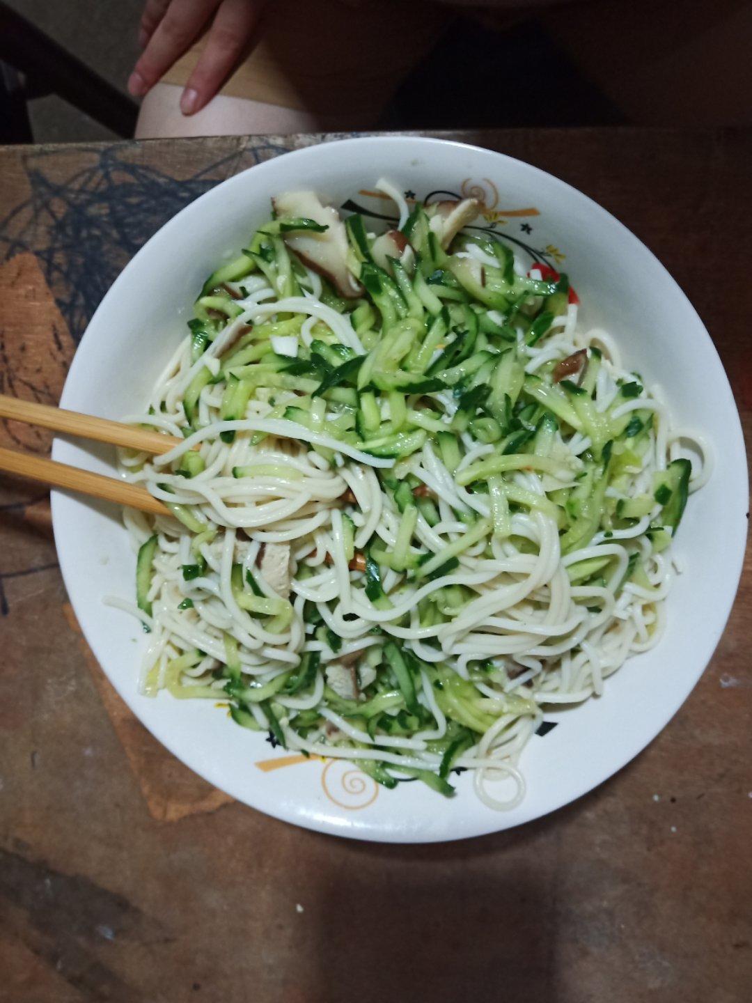 夏日快手凉拌面