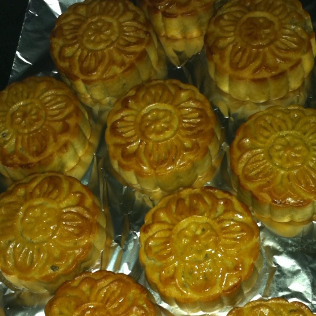 广式月饼——蛋黄莲蓉月饼