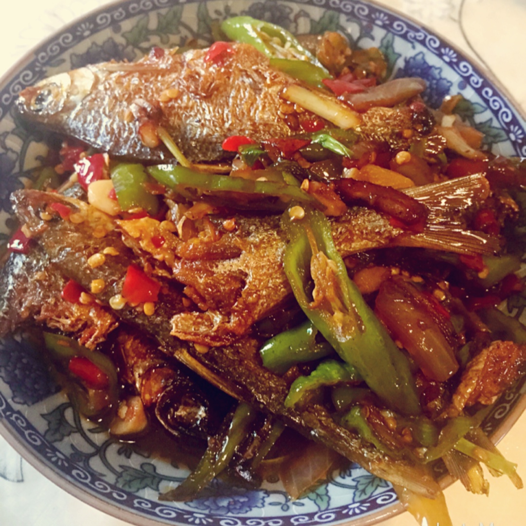 香辣小鱼干