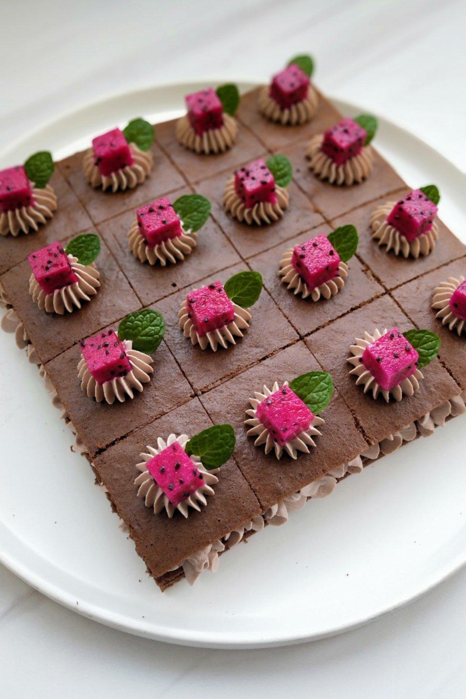 齐妈小铺做的可可方形装饰蛋糕