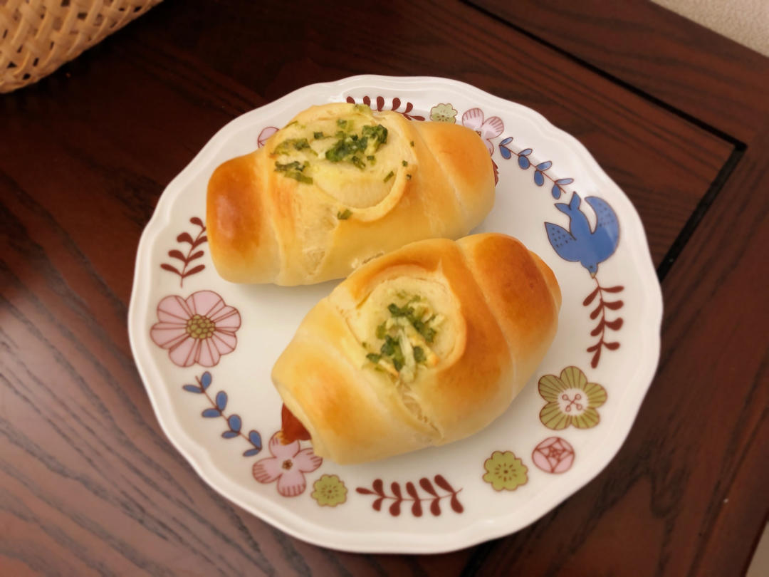 蒜香肠仔包