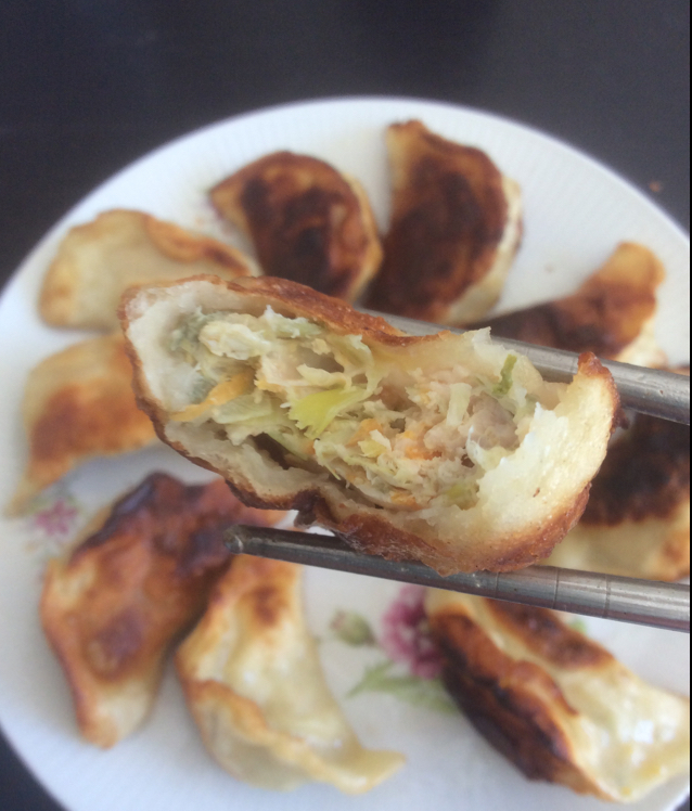 槐花馅饺子---童年记忆