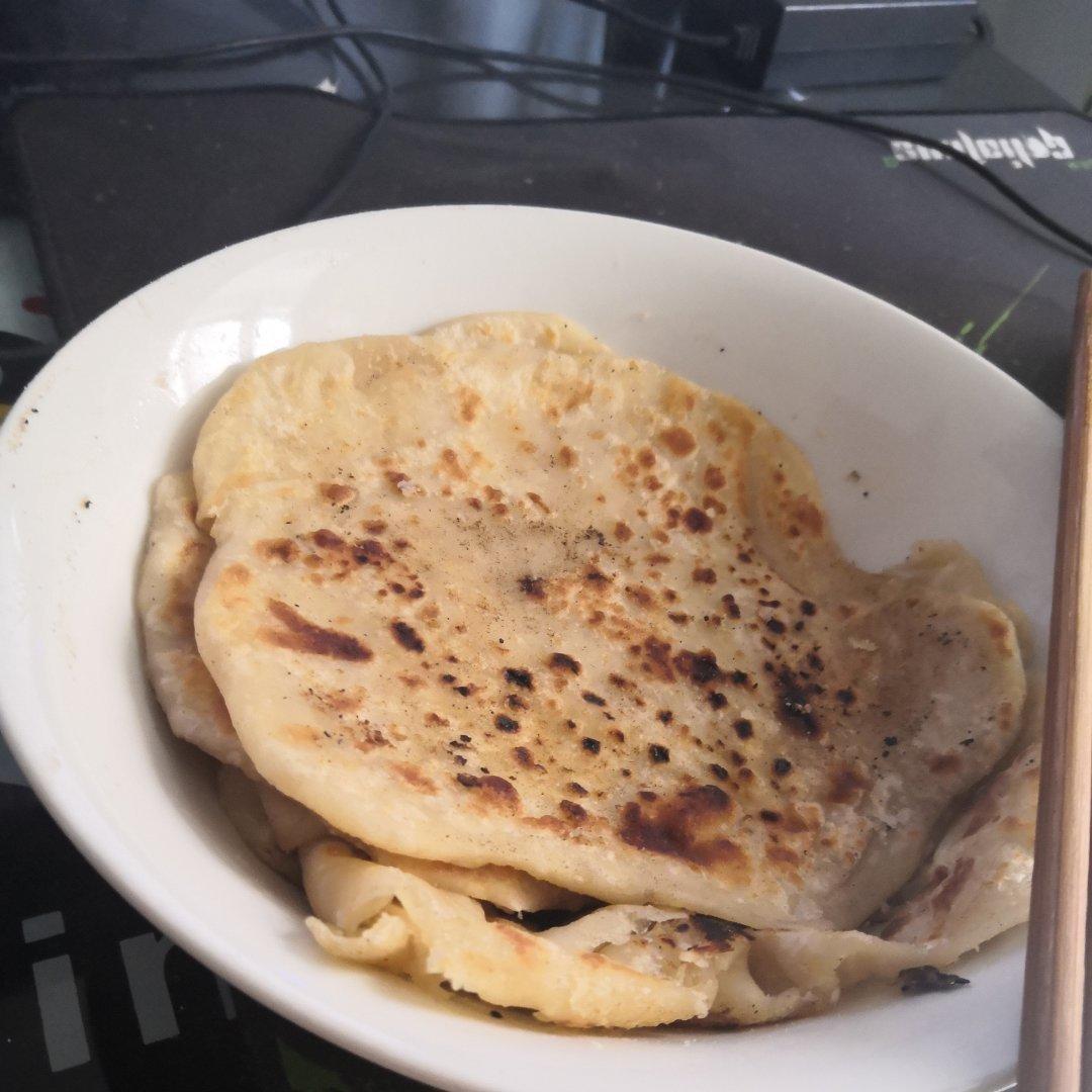 新手版家常烙饼，在家大饼夹一切