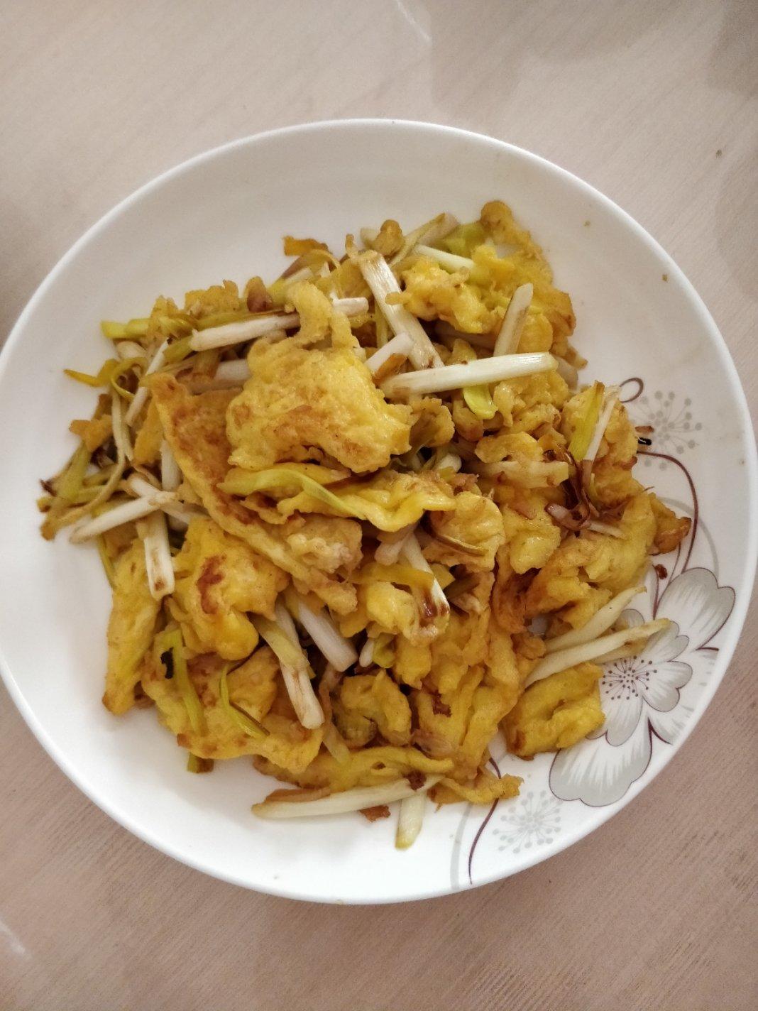 蒜黄炒鸡蛋