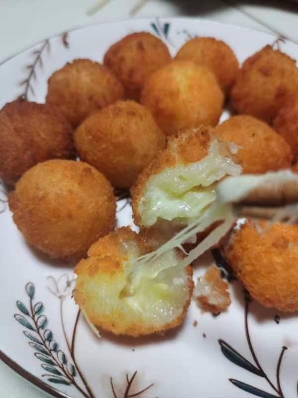 超级好做的土豆芝士球