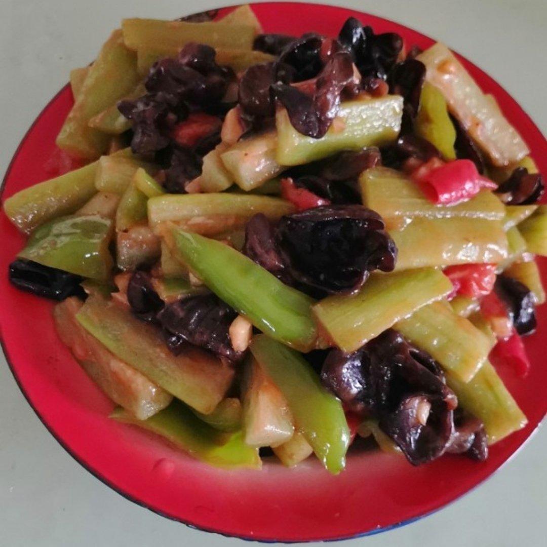 丝瓜怎么炒不黑？