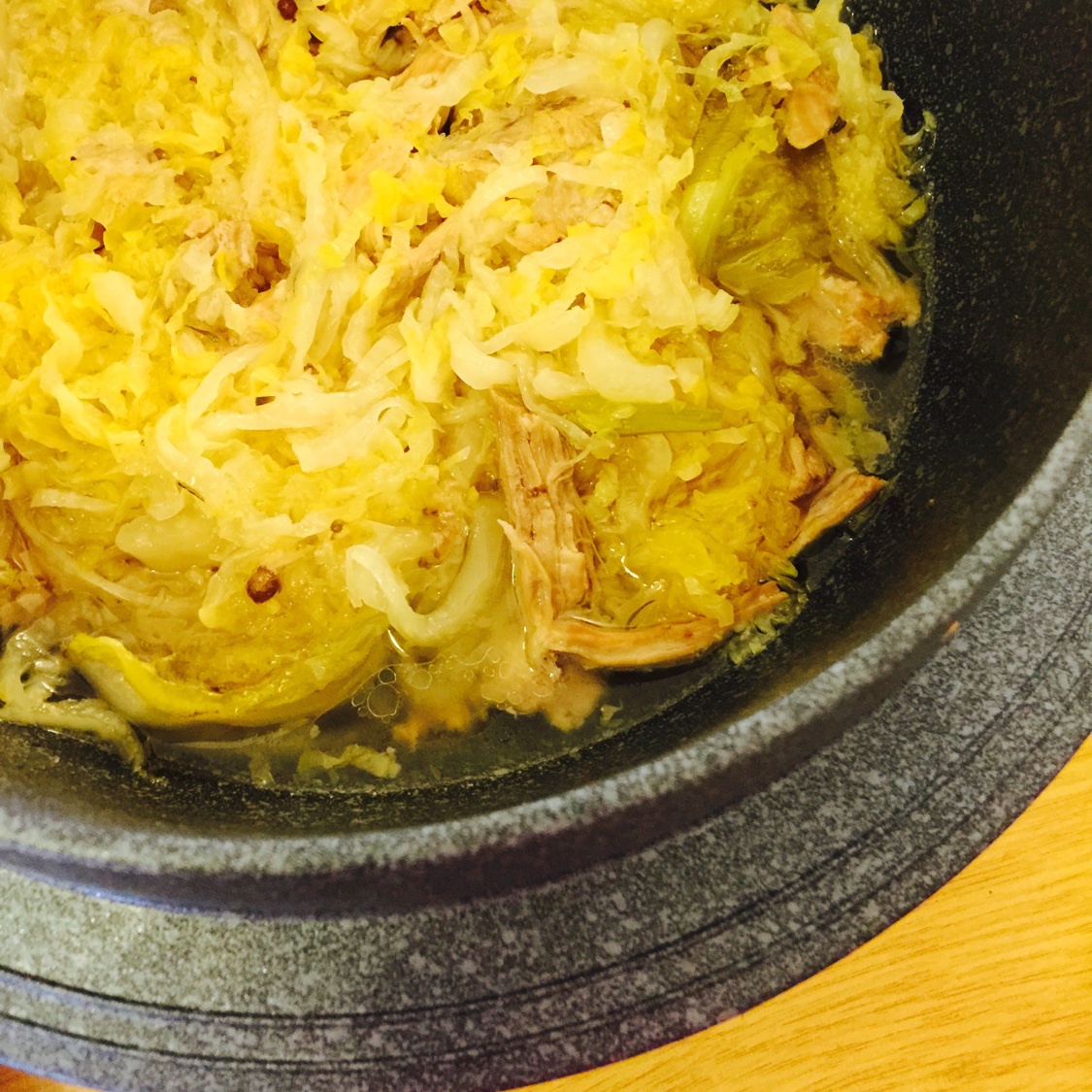 五花肉炖酸菜【最爱妈妈菜】