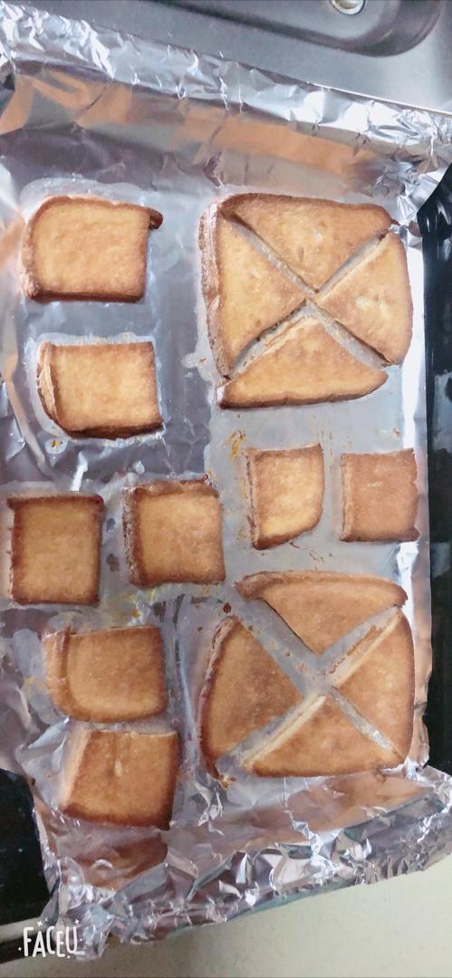 烤完满屋飘香的炼乳黄油烤吐司面包