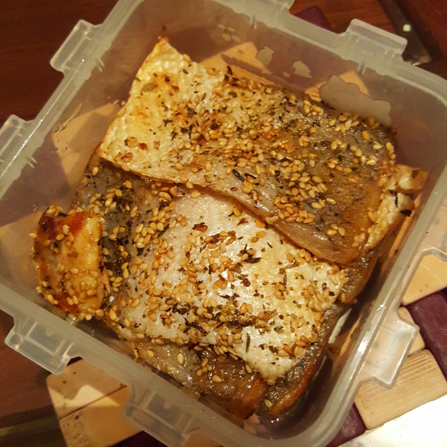 【香煎三文鱼皮 -- 味蕾的盛宴】