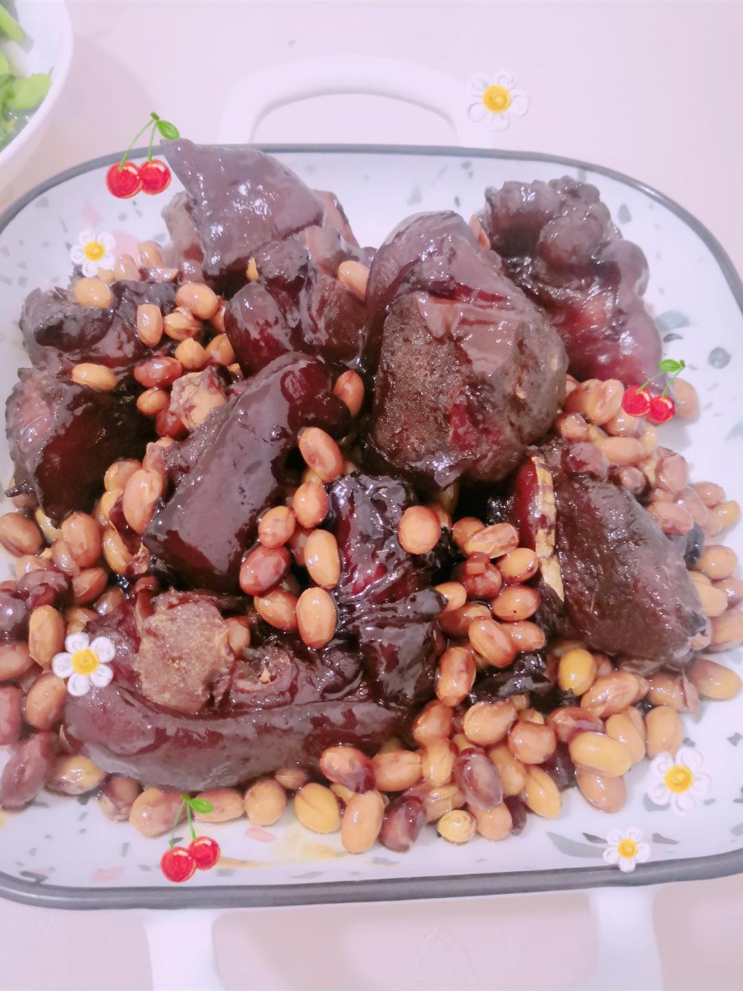 软糯糯的猪蹄黄豆煲