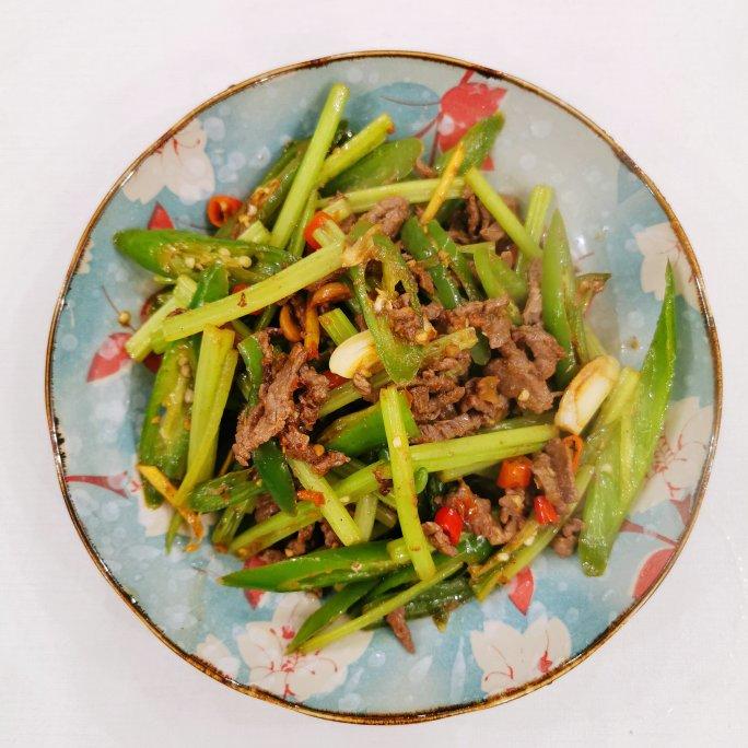芹菜炒牛肉