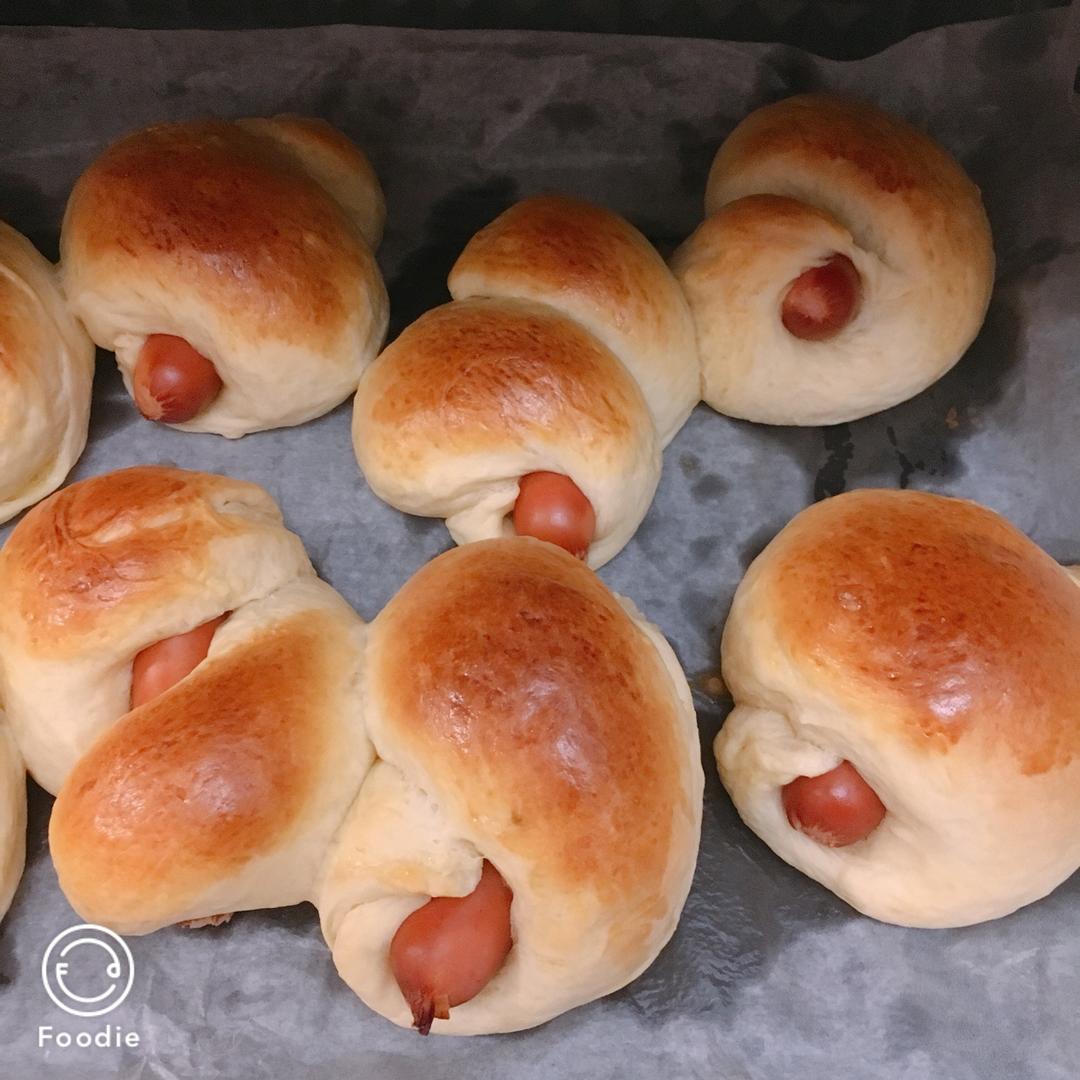 台式香肠面包卷