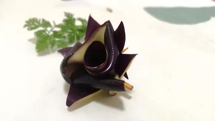 红萝卜片摆盘（玫瑰花）