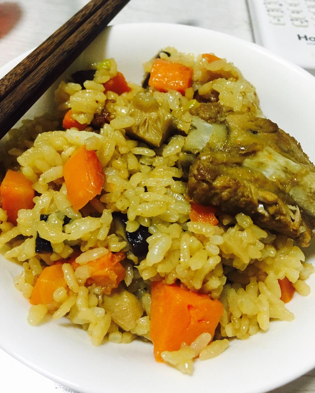 喷香排骨焖饭（爆好吃）