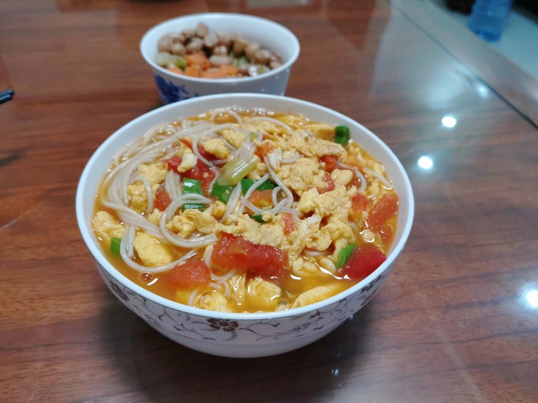 恨不得抱着锅舔的番茄鸡蛋面