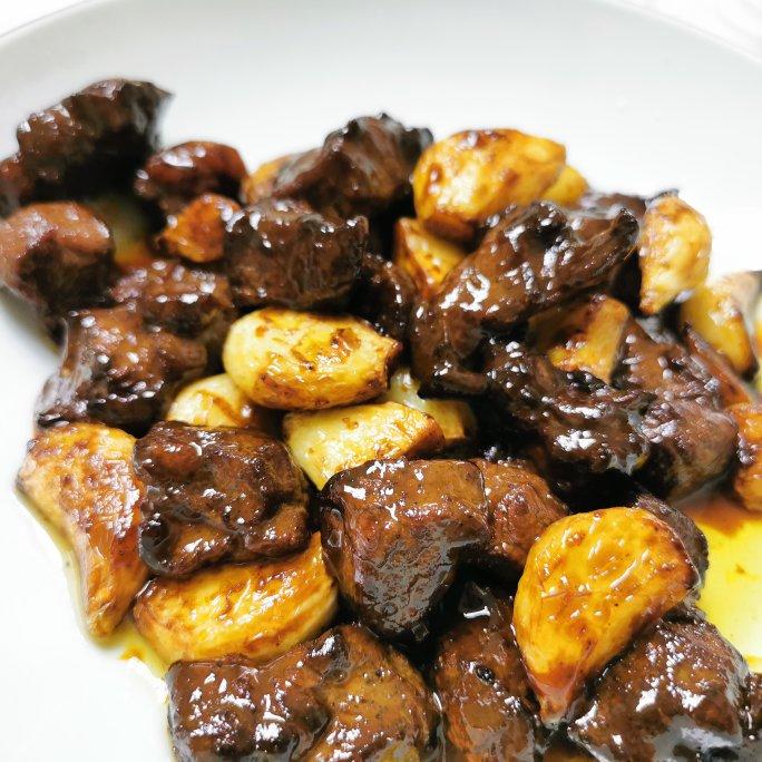 黑蒜子牛肉粒