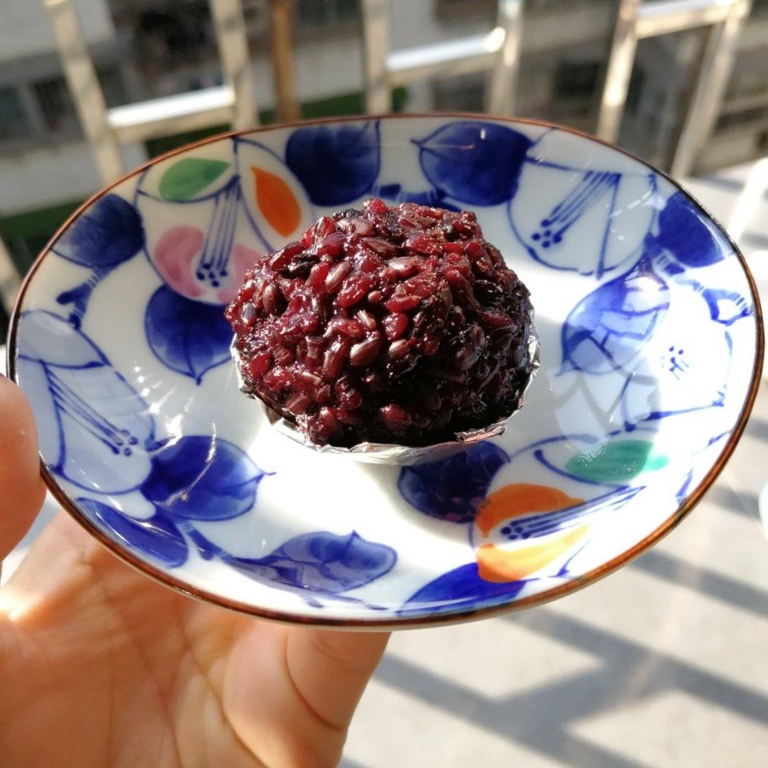港式点心：黑米糕