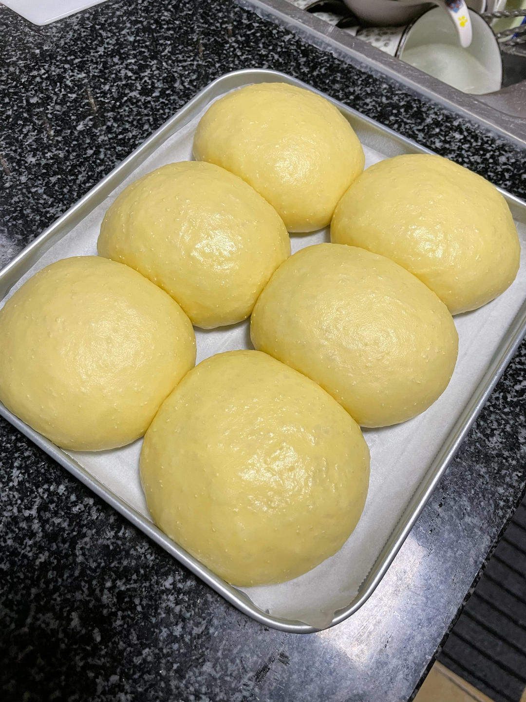 一次发酵，松软拉丝的牛奶小餐包