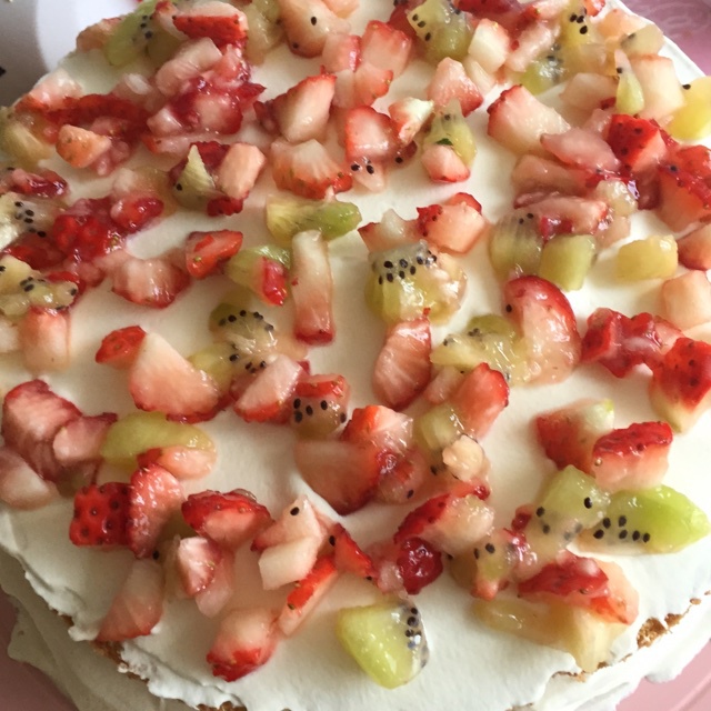 草莓戚风生日蛋糕