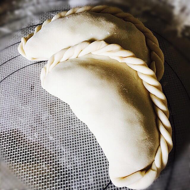 半烫面饺子皮（锅贴、蒸饺、烧卖、剩了还可以烙饼）
