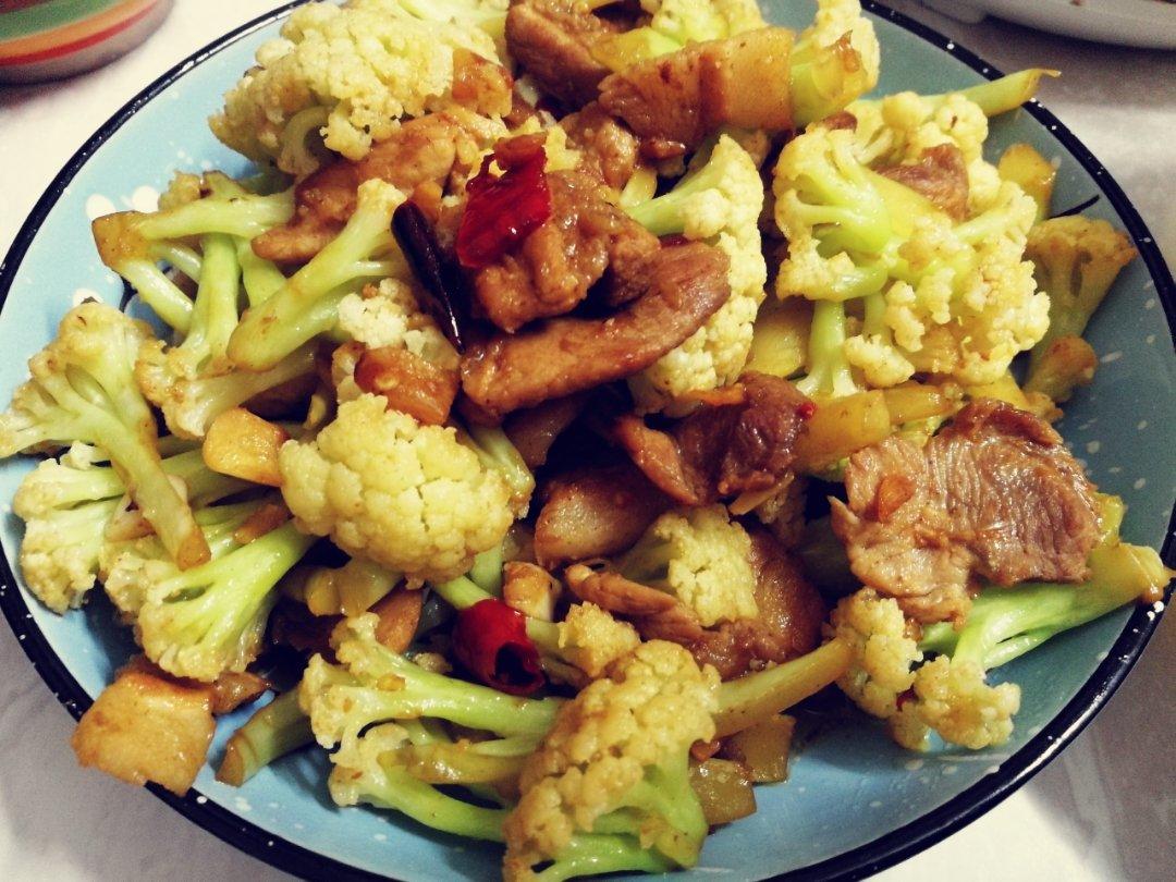 老丁的私房菜-干锅花菜