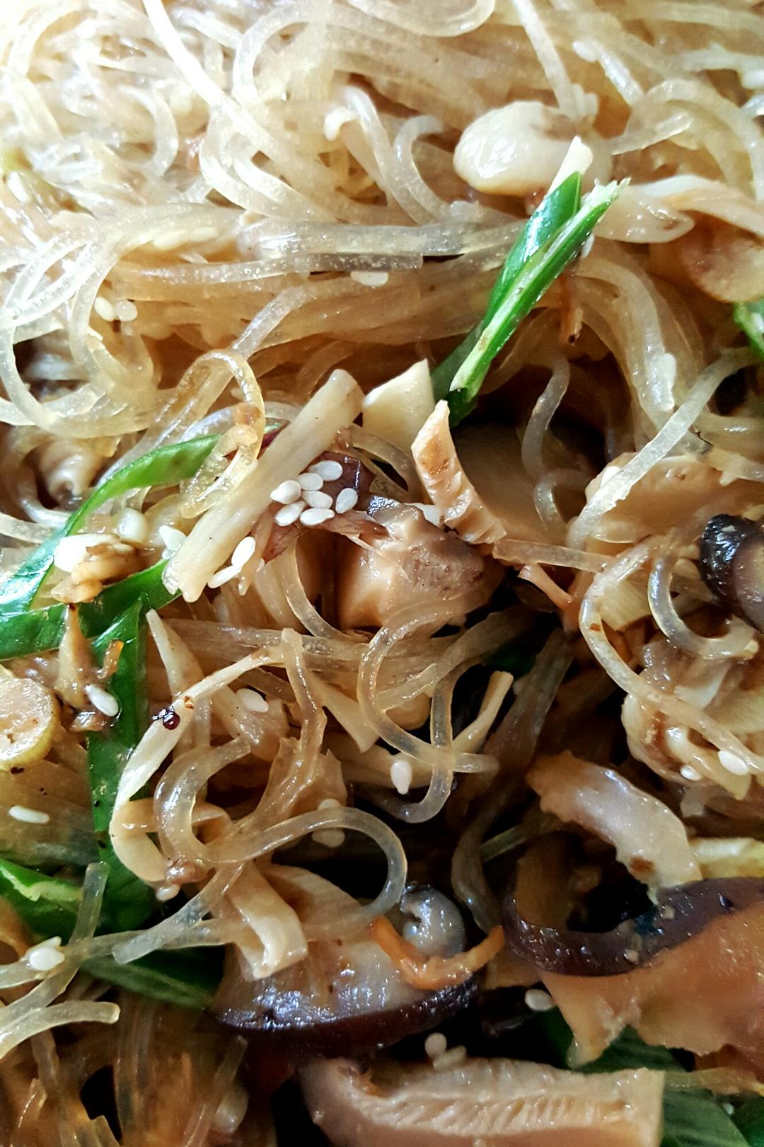 香菇干贝粉丝煲