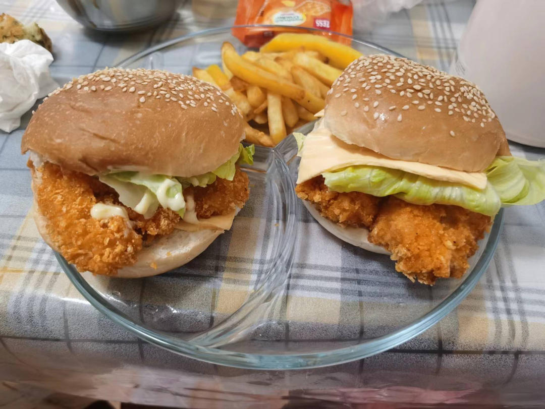 鸡排汉堡（汉堡胚及炸鸡排的制作视频）
