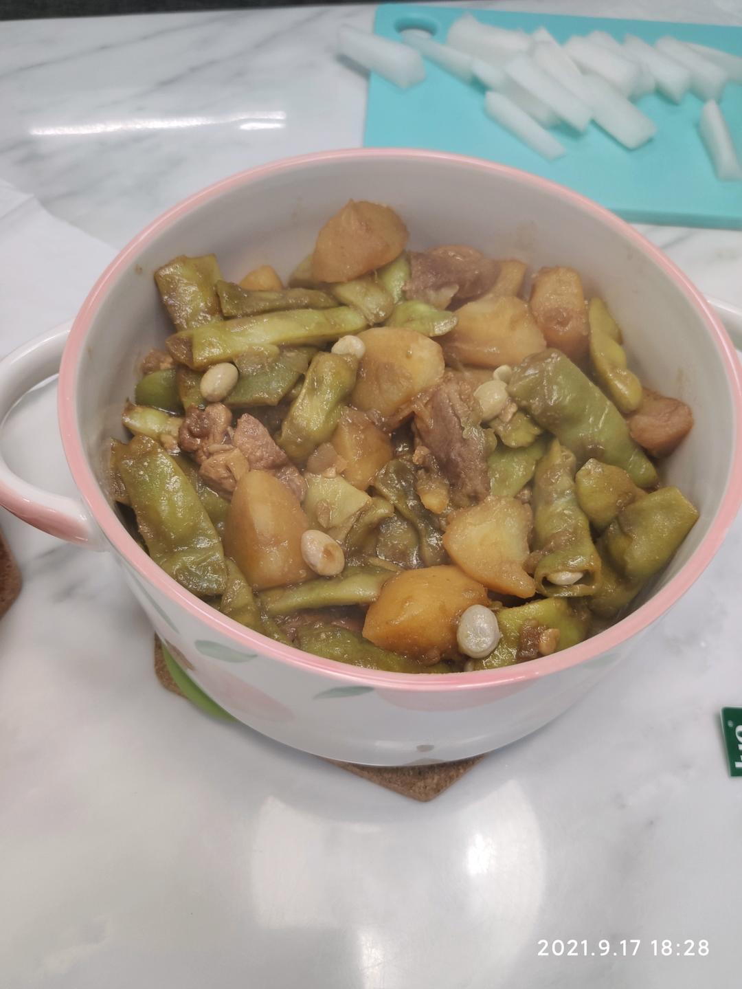 豆角土豆炖肉—东北家常炖菜