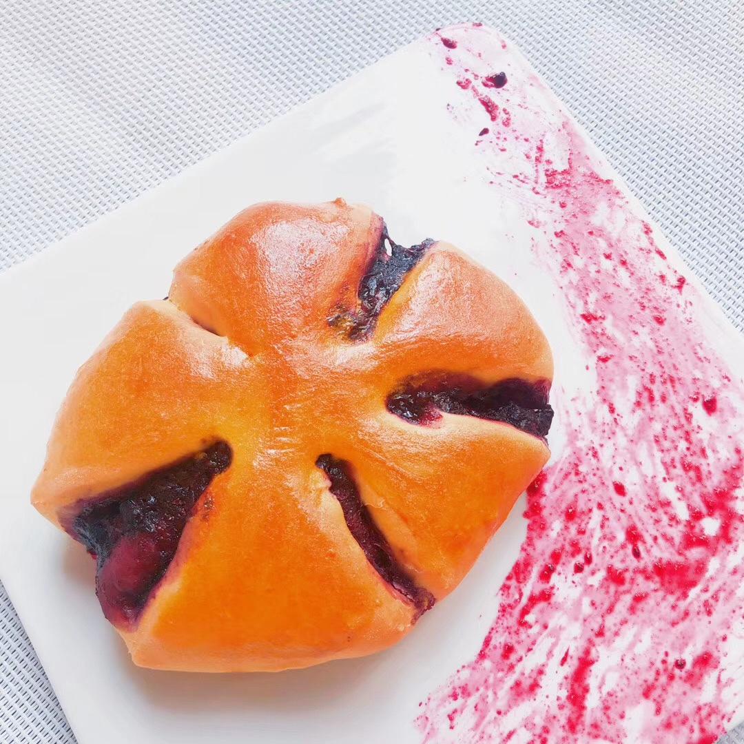 蓝莓蓝莓我爱你～蓝莓爆浆面包