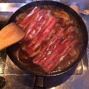日式牛肉盖浇饭的做法 步骤4