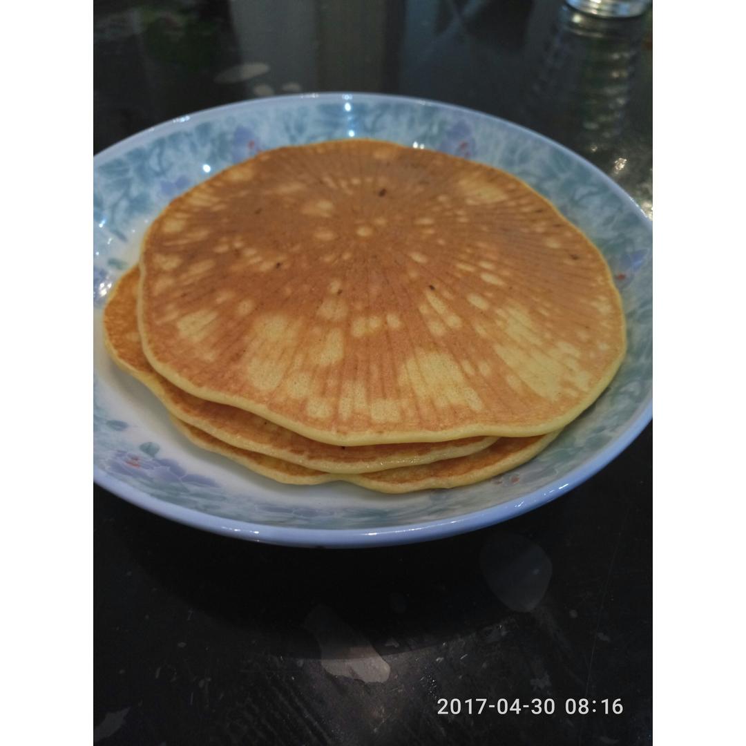 【减脂早餐】无油香蕉松饼（超简单）