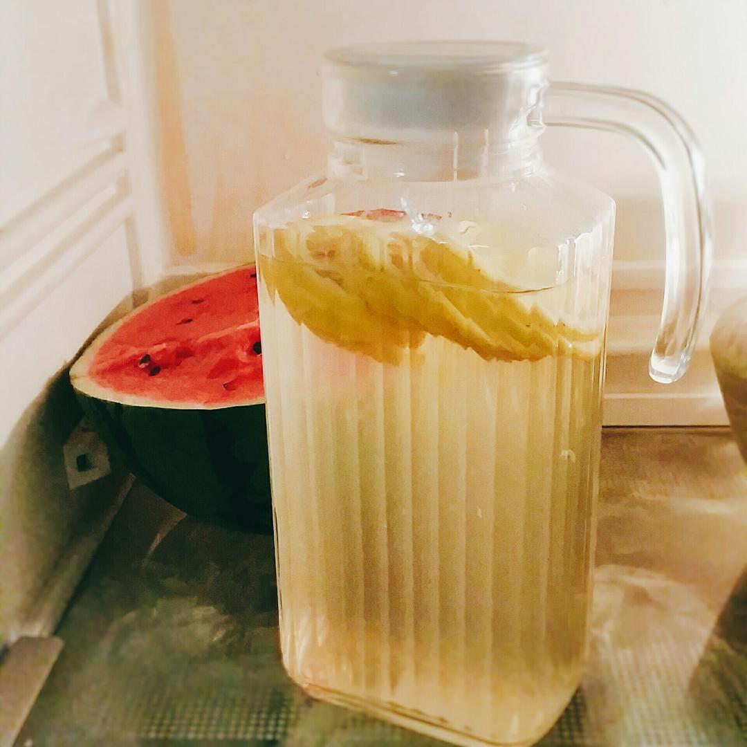 一杯柠檬水