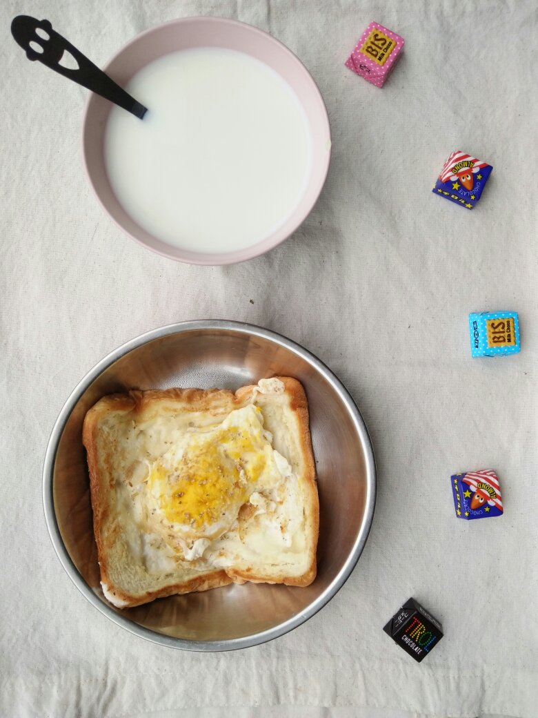 懒人早餐 | 芝士鸡蛋烤吐司