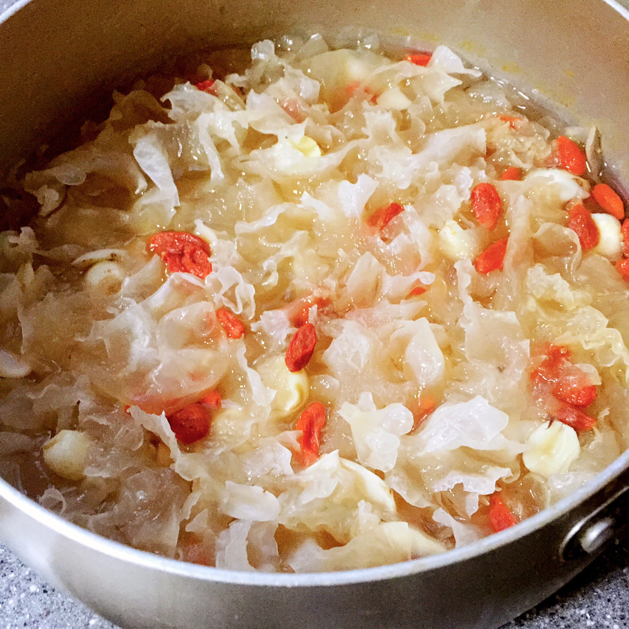 银耳百合莲子羹