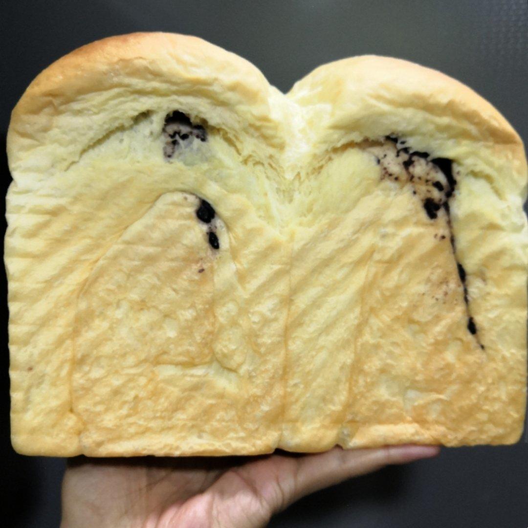 某宝热搜第一的紫米面包，秋天最滋补！