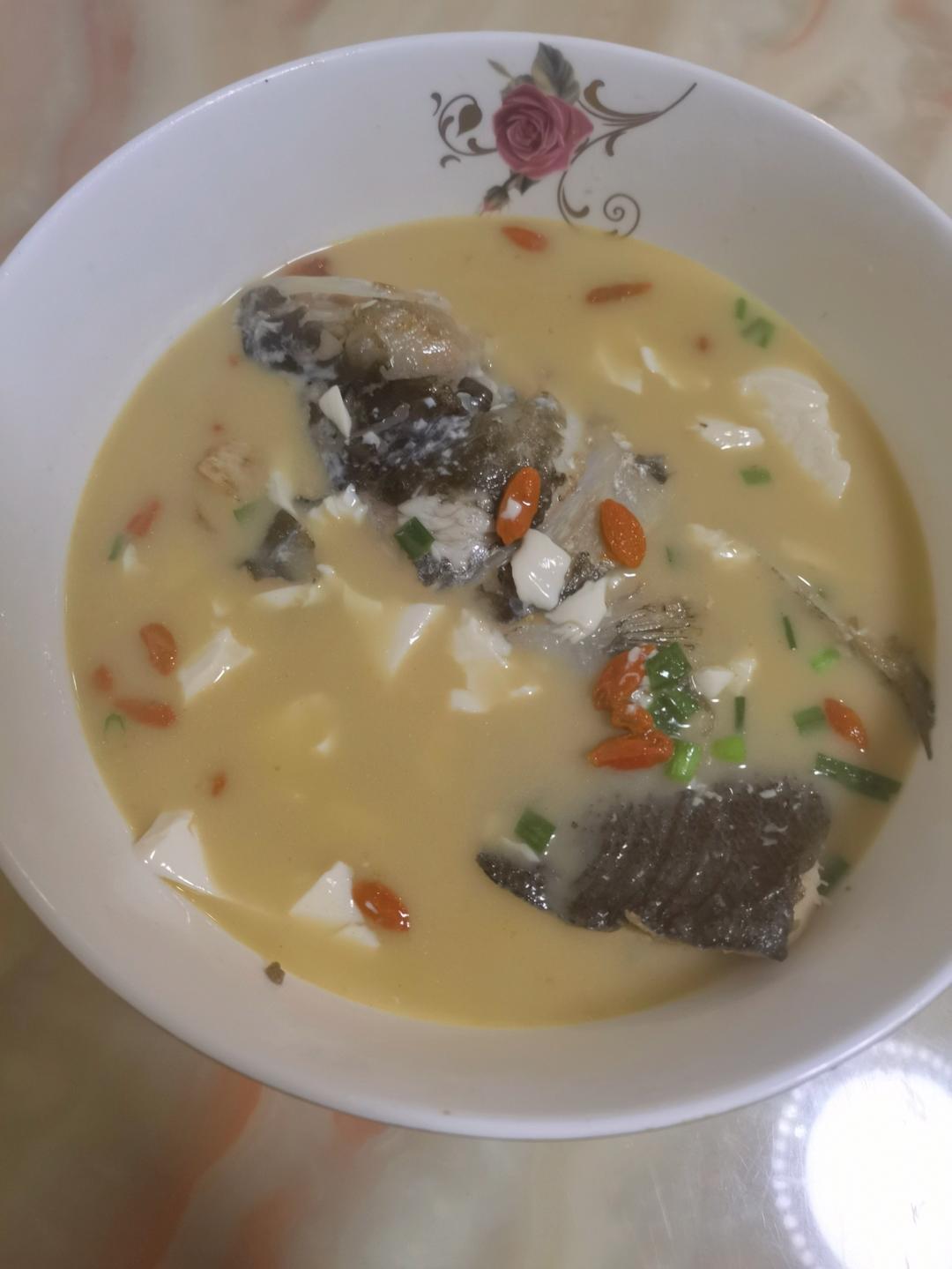 鱼头豆腐汤