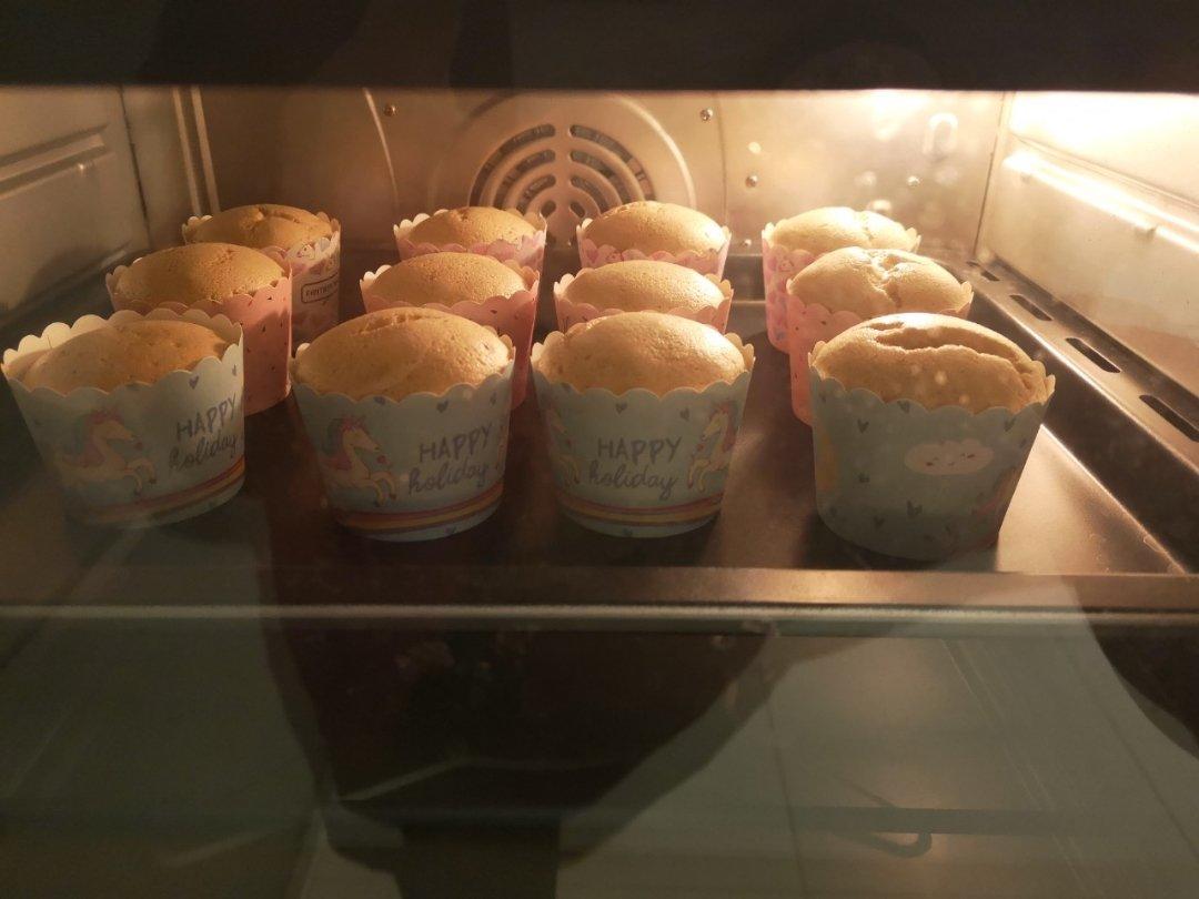 炼乳纸杯蛋糕