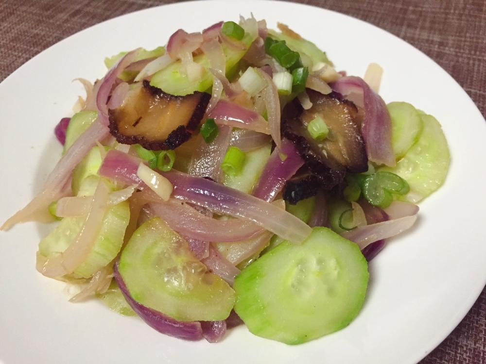 腊肉炒黄瓜