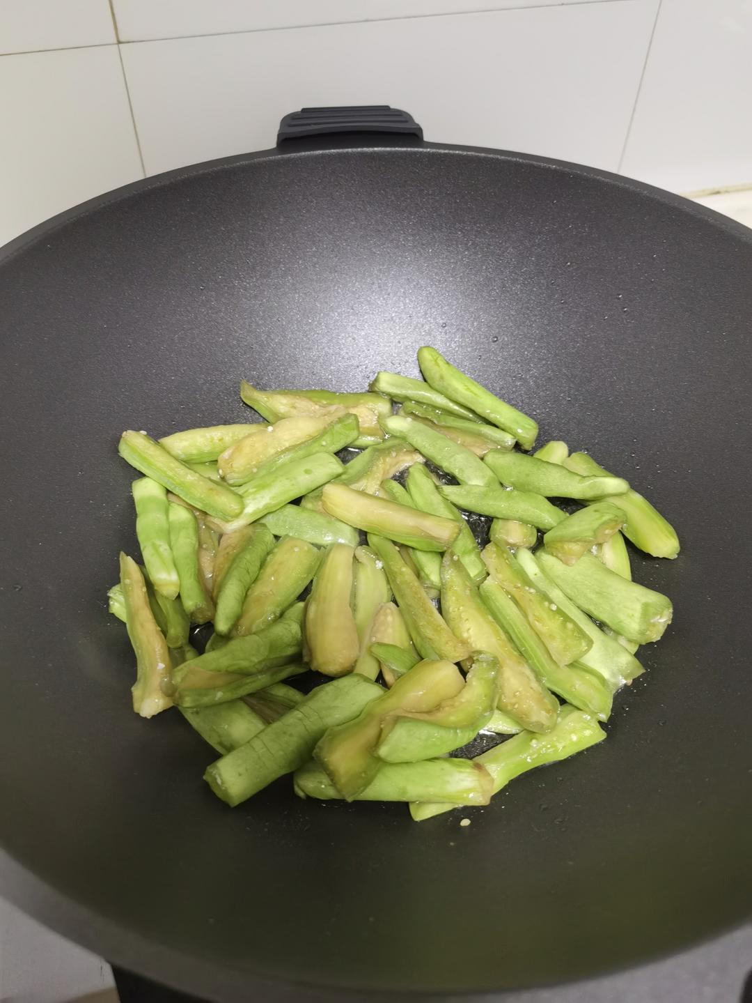 不用油炸超省油的鱼香肉末茄子煲