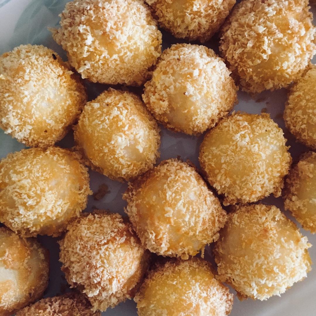 唐嘻嘻和唐哈哈做的炸土豆丸子