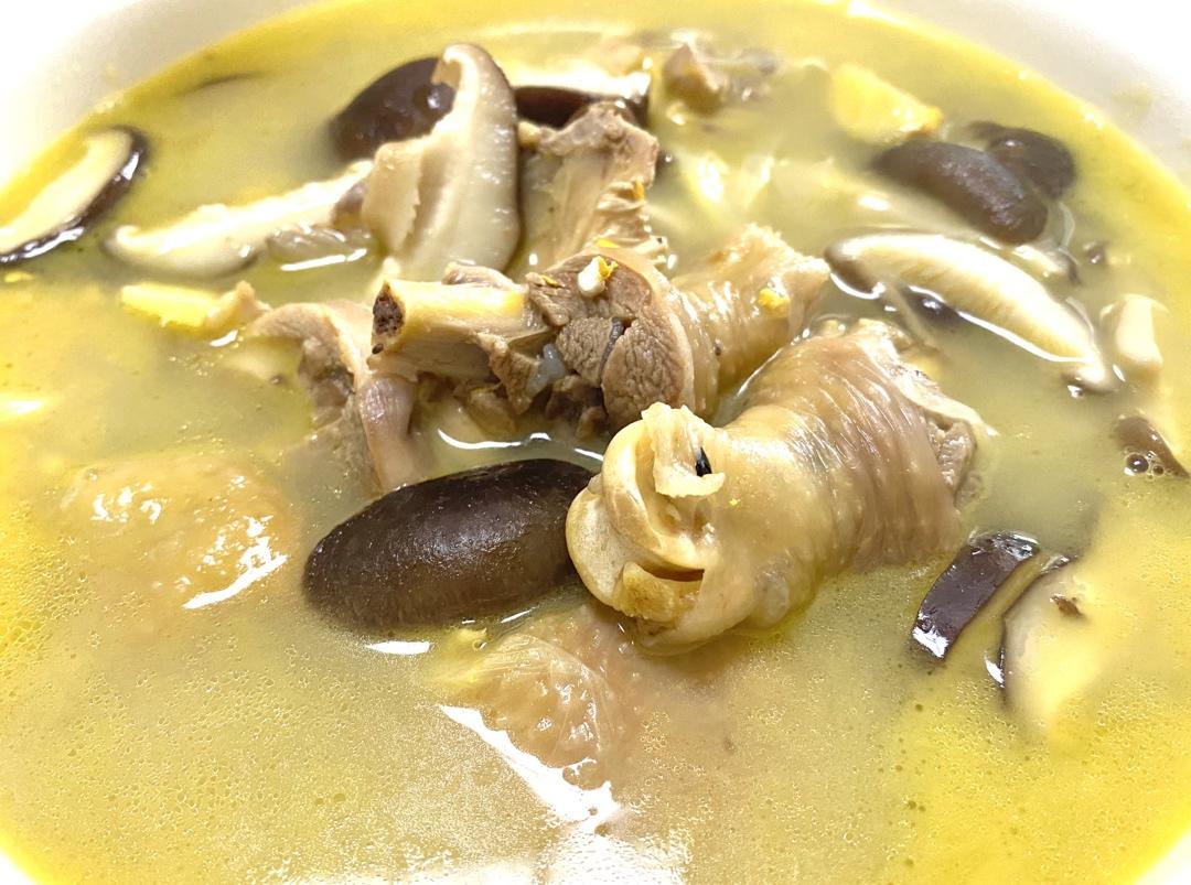 缪尼butterfly做的香菇炖鸡汤